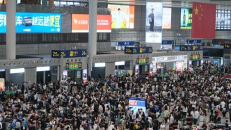 長三角鐵路假期客流保持高位運行，今天預(yù)計發(fā)送385萬人次