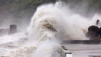 臺風(fēng)“麥德姆”或?qū)⒄嬉u擊雷州半島，湛江已宣布“五停”