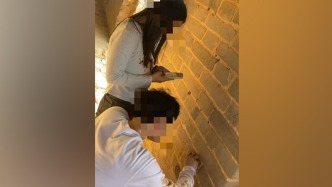 兩名游客假期在司馬臺長城墻體刻字刻畫，被拘留并處罰款