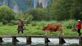 “跟著影視劇去旅行”熱度延續(xù)，國慶中秋長假劇迷紛紛前往拍攝地打卡