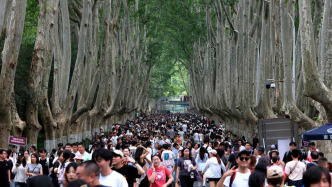 “蘇超”引爆南京雙節(jié)文旅，5天游客數(shù)已達(dá)去年長(zhǎng)假九成