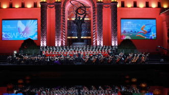 《布蘭詩歌》震撼開唱，上海國際藝術(shù)節(jié)奏響精彩前奏