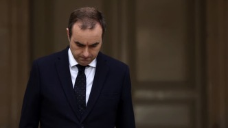 法國(guó)總理辭職發(fā)表離任講話，上任僅27天