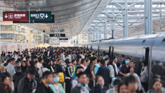 云南鐵路迎來(lái)國(guó)慶假期返程高峰，今日預(yù)計(jì)發(fā)送旅客59萬(wàn)人次