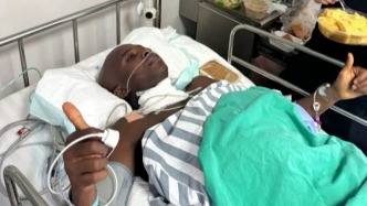 广西平果发布公告：阿萨莫阿颈椎骨折手术完成，身体状况平稳