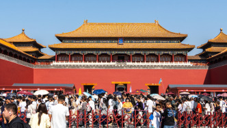 人民日?qǐng)?bào)頭版頭條：以堅(jiān)定文化自信走向未來(lái)——寫在故宮博物院建院百年之際