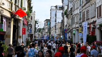 国庆中秋假期全国消费相关行业日均销售收入同比增长4.5%