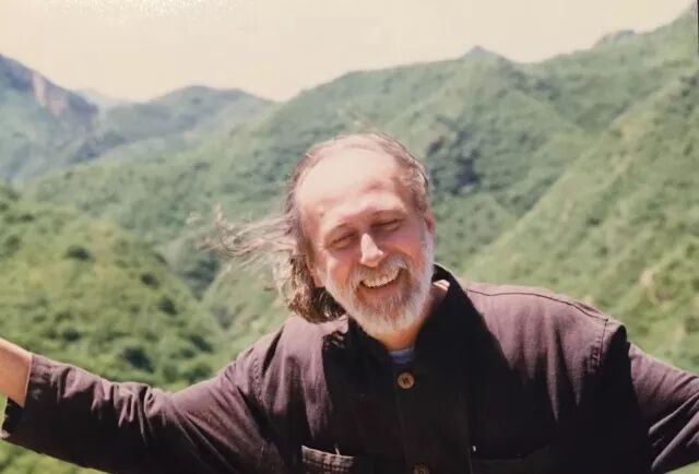 诺贝尔文学奖｜新晋诺奖得主拉斯洛，他是中国文化迷！