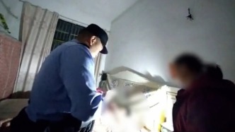 玩游戲充值5000余元家人報(bào)警，民警上門了解情況男孩嚇得躲進(jìn)被窩