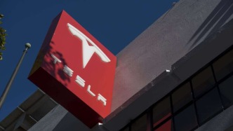 難以復(fù)現(xiàn)類人的靈活雙手，特斯拉二代人形機器人被曝暫停量產(chǎn)