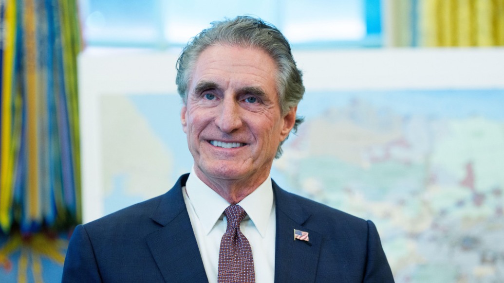 美国内政部长：中国遏制着稀土命脉，我们必须破局