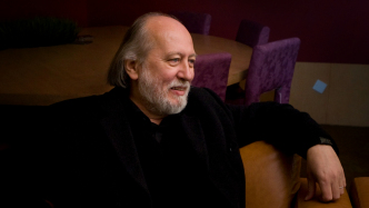 拉斯洛·克拉斯諾霍爾卡伊：回到仆從們中