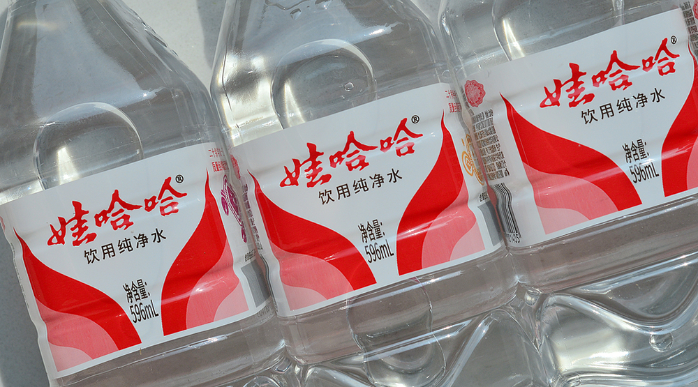 宗馥莉请辞这个月，娃哈哈经历了什么？