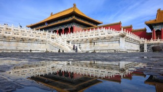 人民日報跨版聚焦故宮博物院建院百年：把中華文明瑰寶呵護好、弘揚好