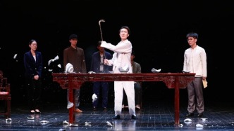 大學生劇社演繹《玩家》，曹禺劇場見證青春戲劇力量