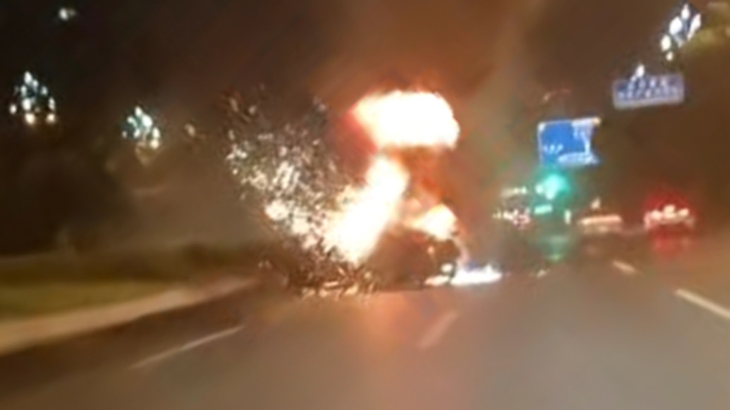 獨(dú)家視頻丨成都小米SU7爆燃瞬間視頻曝光，拍攝者講述全過(guò)程