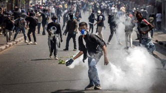 “請(qǐng)給我們水和電”：誰(shuí)點(diǎn)燃了馬達(dá)加斯加？ ｜907編輯部