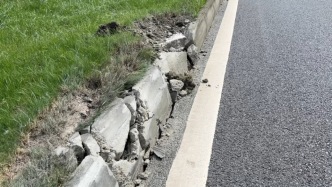 探訪成都一小米SU7碰撞爆燃現(xiàn)場(chǎng)：車輛在綠化帶只留下很窄的碾壓痕跡