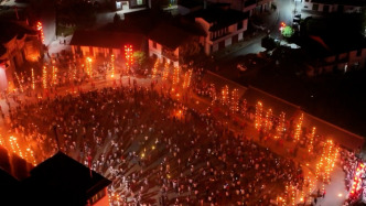 江西寧都：竹篙火龍點亮鄉村，特色民俗慶豐收