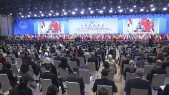 人民日?qǐng)?bào)評(píng)論員：讓廣大婦女人生出彩、夢(mèng)想成真