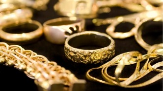 現(xiàn)貨黃金逼近4150美元/盎司：國內(nèi)金飾價(jià)格漲破1210元/克，有品牌一夜?jié)q價(jià)近30元