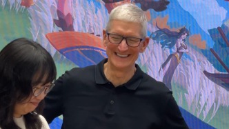 庫(kù)克上海行再訪(fǎng)莉莉絲：這里總是充滿(mǎn)變化充滿(mǎn)活力，我太愛(ài)中國(guó)人和中國(guó)文化了