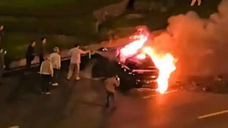 打不開的車門！小米汽車成都事故爭(zhēng)議背后：門把手為何再成焦點(diǎn)