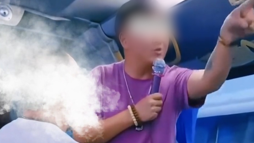 游客被導(dǎo)游威脅“讓你回不了國(guó)”，中國(guó)駐泰國(guó)大使館：該導(dǎo)游無(wú)資質(zhì)