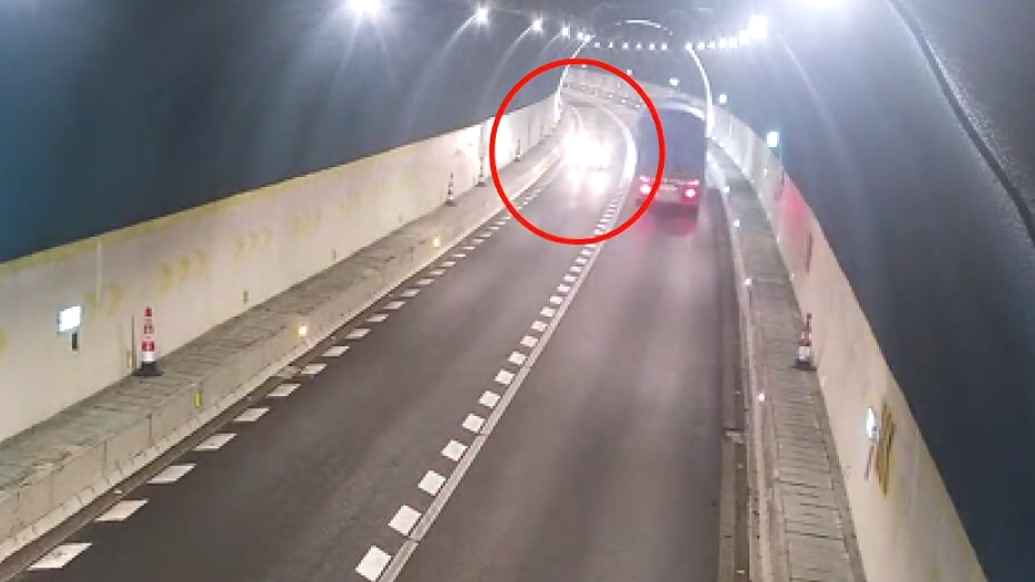 險(xiǎn)象環(huán)生！司機(jī)上錯(cuò)匝道，小車高速上逆行開了15公里
