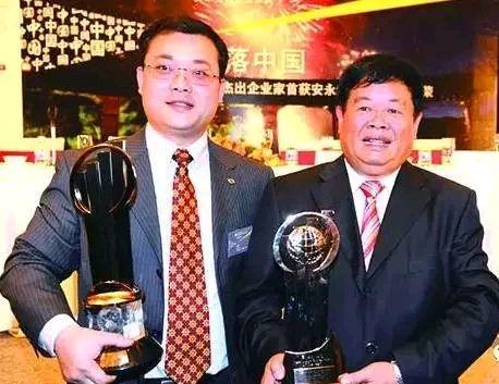 79岁“玻璃大王”曹德旺卸任福耀玻璃董事长，正式交棒长子曹晖
