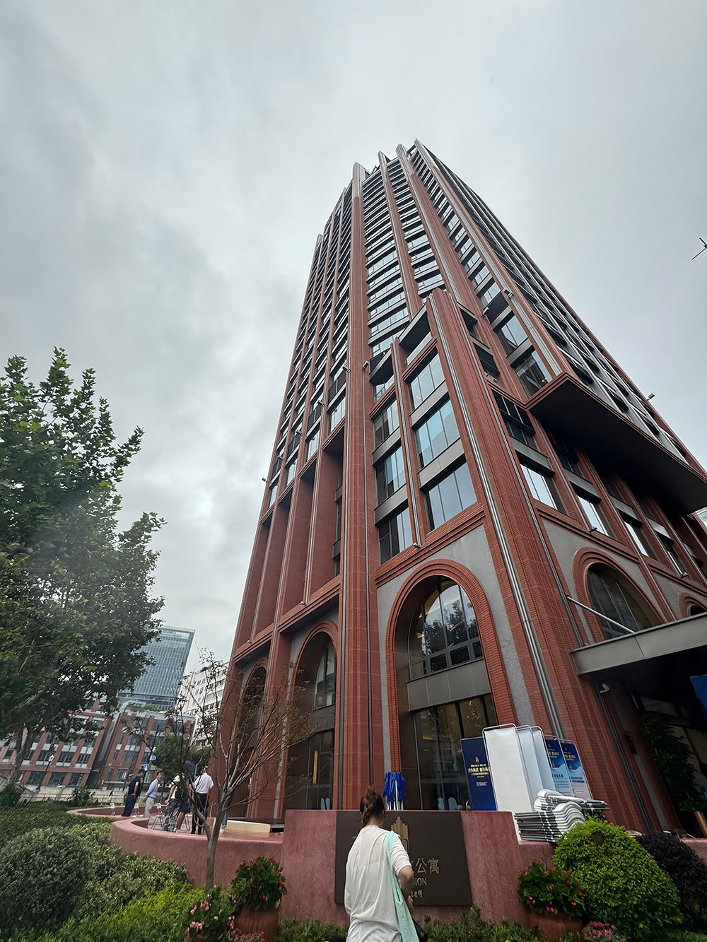 上海首个向互联网优质内容创作者开放的人才公寓揭牌，在苏州河畔