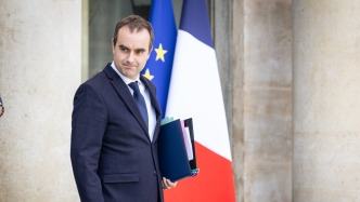 權(quán)力“蹺蹺板”擺蕩，法國(guó)政壇如何走出驚魂“十月圍城”