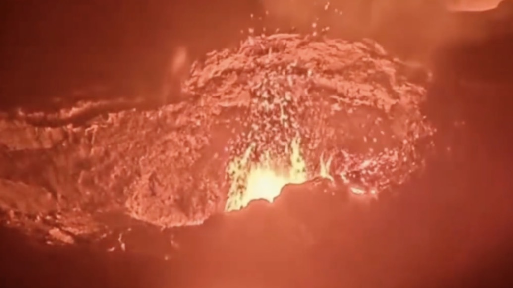 夏威夷基拉韋厄火山再現(xiàn)“熔巖噴泉”，為去年12月以來第35次噴發(fā)