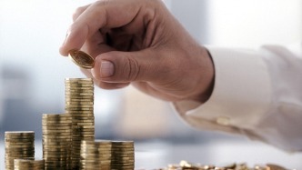 中青報(bào)頭版評(píng)論：“置頂”百姓關(guān)切，落實(shí)“投資于人”