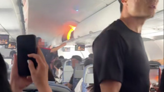 行李架上的鋰電池自燃，杭州飛韓國一航班備降上海浦東機(jī)場