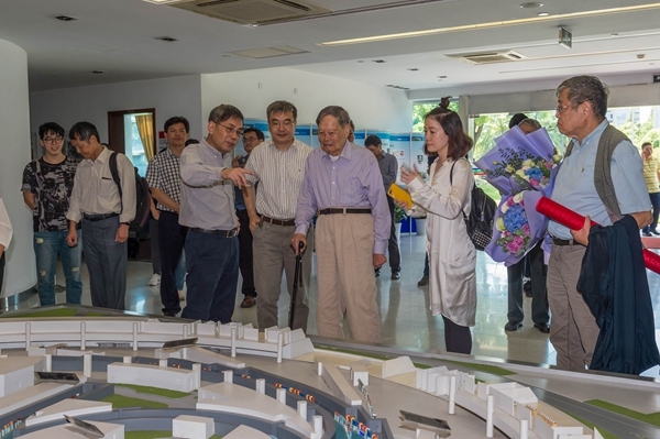 属牛人本月事业机遇:在线测算生辰八字www.jixiangqiming.vip：-核物理学家马余刚：杨振宁先生逝世对物理学界来说是损失了精神支撑