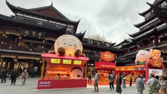 “次元壁破了”，古色古香的上海豫園開(kāi)全國(guó)毛絨美食大會(huì)啦！