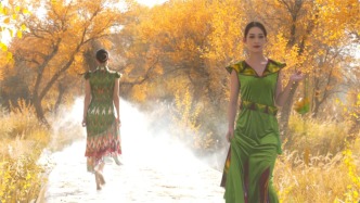 滬喀同心丨澤普金胡楊：海派旗袍“遇見”艾德萊斯綢