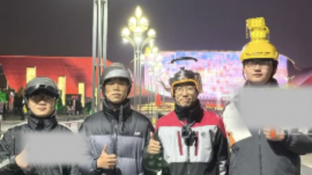 “他不對勁”，4位外賣小哥凌晨百米沖刺，一把拉回準(zhǔn)備輕生的男子