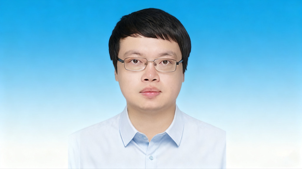 90后清华博士屈拓任漳州市国资委副主任，曾讲授DeepSeek政务课程