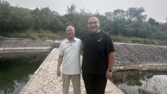 人心不涼｜老人游泳溺水獲救，苦尋9個月找到救命恩人