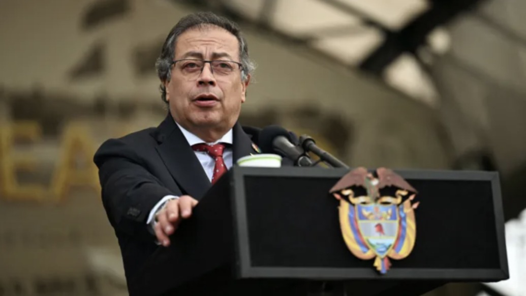 哥倫比亞總統(tǒng)痛斥:漁民因漁船故障在海上漂流,卻被美國導(dǎo)彈擊中