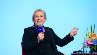 冰島總統(tǒng)談“女孩力量”：性別平等有助于提升領(lǐng)導(dǎo)力