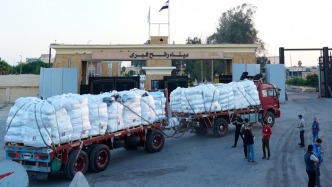 大批援助卡車滯留拉法口岸，司機(jī)：多次遭以色列阻攔