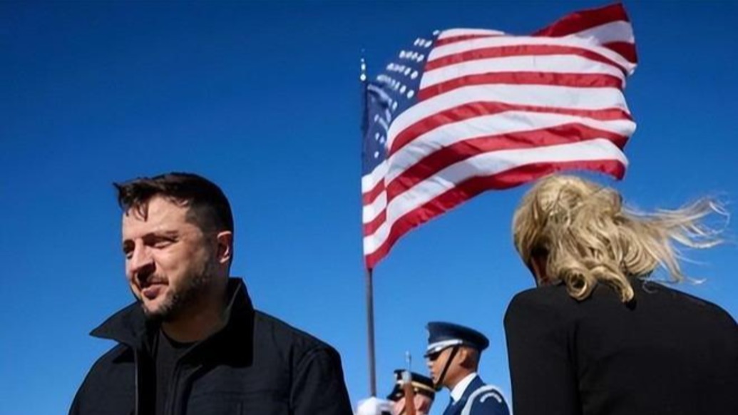 三訪白宮再遭冷遇，澤連斯基在白宮外空地召開記者會