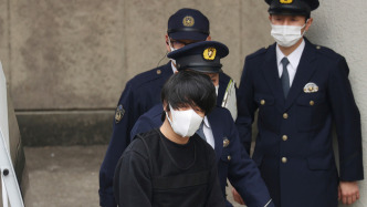 安倍遇刺案本月開(kāi)庭明年宣判，被告人山上徹也“有意向承認(rèn)殺人罪指控”