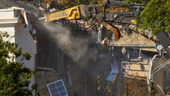 特朗普“強拆”白宮東翼引爭議，新建宴會廳面積和資金來源遭質(zhì)疑