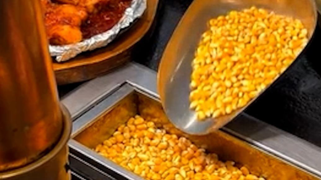 烤肉店回應(yīng)“使用玉米當(dāng)燃料”質(zhì)疑，市監(jiān)局：正研究相關(guān)問題