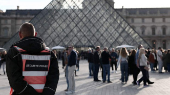 馬克龍要求加快部署盧浮宮安保措施
