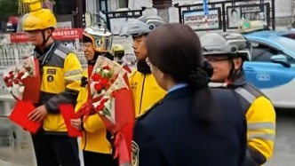 目睹情侶吵架跑向橋邊，4名騎手狂奔救人獲表彰